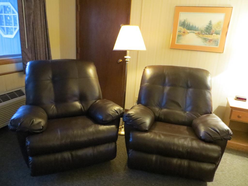 Midtown Western Inn - Kearney Bagian luar foto